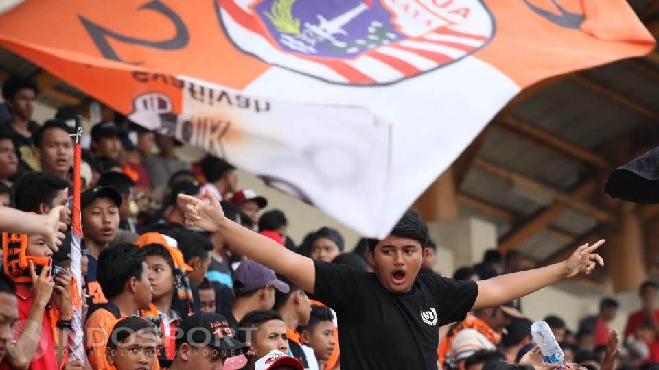 Suporter setia Persija Jakarta, The Jak Mania. Copyright: &copy; Herry Ibrahim/Indosport